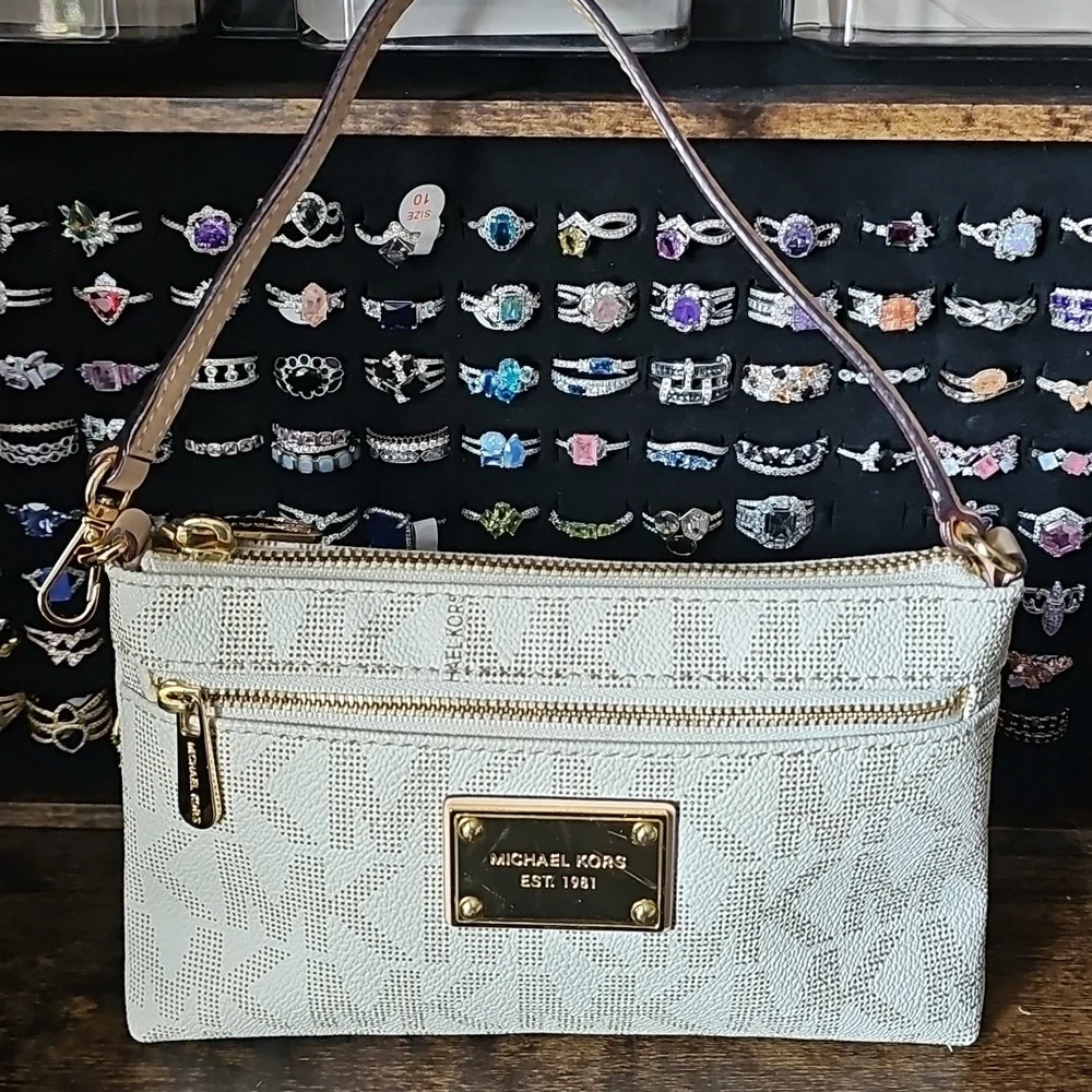 Michael Kors reposhing this